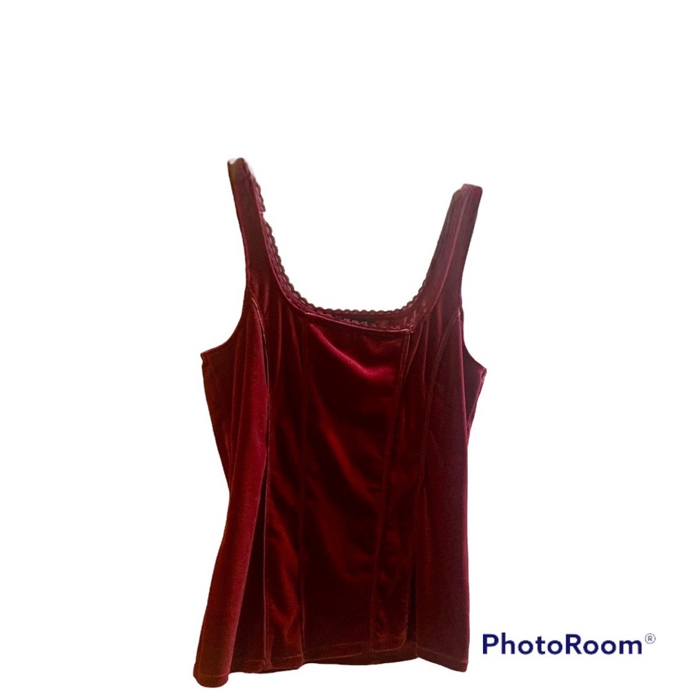Beautiful Red Camisole - Perfect for the Holidays 🎅🎄🎁♥️